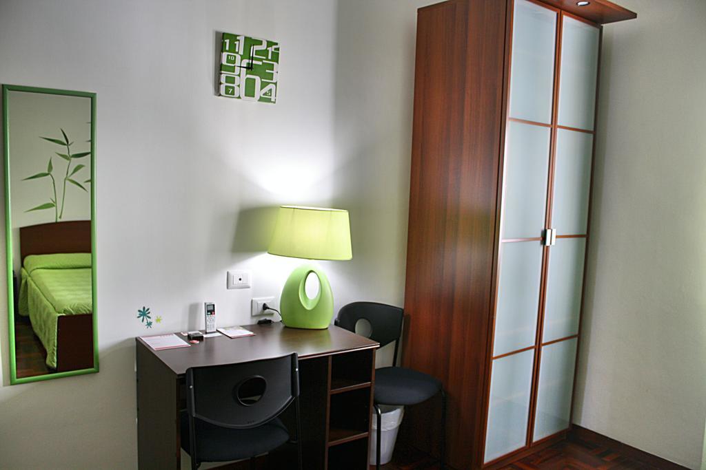 Take It Easy Roma Guest House Pokoj fotografie